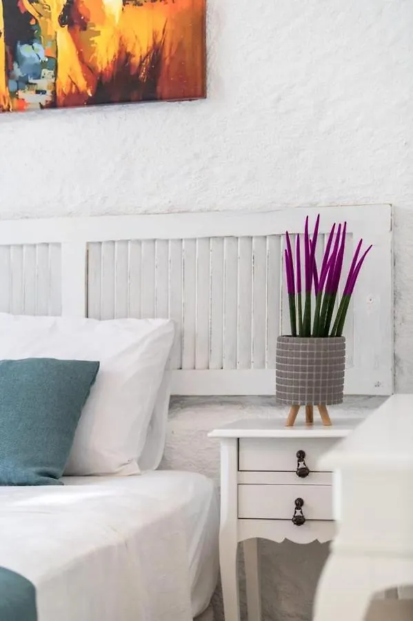 Fethi Baba Konagi Bed & Breakfast Alacati Turkey